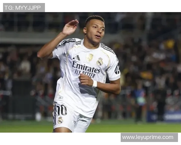 姆巴佩上演帽子戏法荣膺欧冠最佳球员官方宣布他表现出色