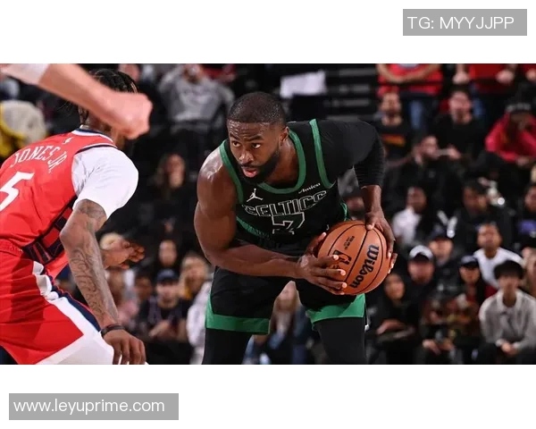 杰伦布朗昨日狂砍40分今日客场对阵鹈鹕出战存疑引发关注