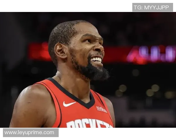 火箭球员申京关键时刻表现出色杜兰特紧随其后展现高效得分能力